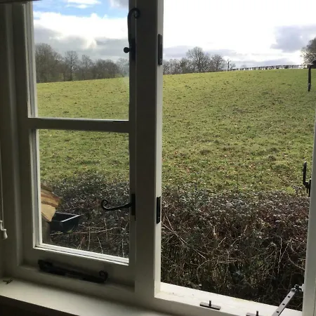 Field Cottage B&B-3